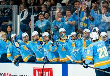 Men’s Ice Hockey Vaults to Projected Top Seed After 4th Straight Win