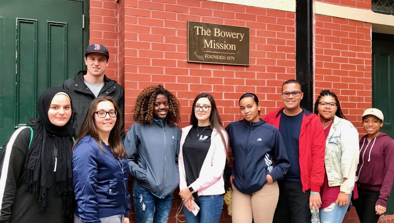 LIU Brooklyn students pitch in during Blackbird Day of Service