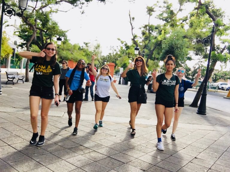 LIU Students Experience an “Alternative Spring Break” in Puerto Rico that Gives Back!