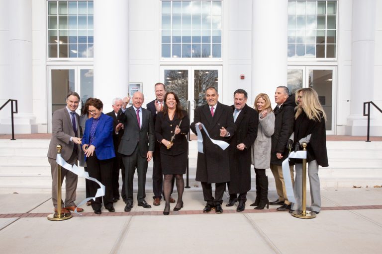 Long Island University Unveils State-of-the-Art College of Veterinary Medicine Learning Center