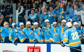 Men’s Ice Hockey Vaults to Projected Top Seed After 4th Straight Win